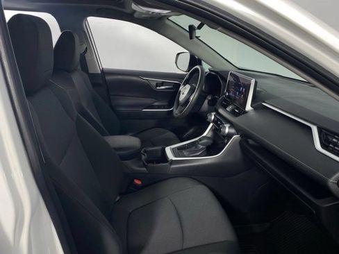 Used 2024 Toyota RAV4 XLE w/ Convenience Package FWD image 15