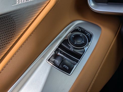 Used 2021 Chevrolet Corvette Stingray Preferred Cpe w/ Z51 Performance Package RWD image 20