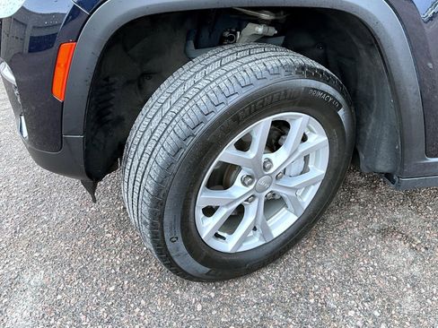 Used 2024 Jeep Grand Cherokee Limited AWD/4WD image 23