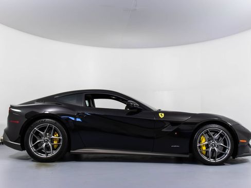 Used 2014 Ferrari F12 Berlinetta RWD image 3