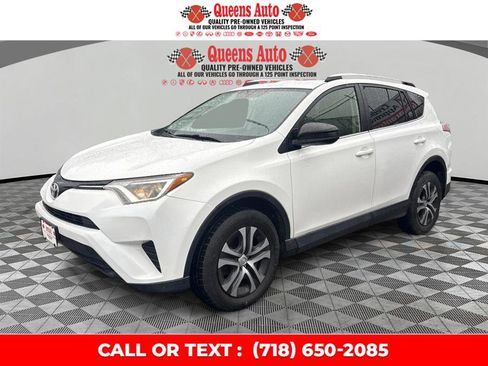 Used 2016 Toyota RAV4 LE image 2