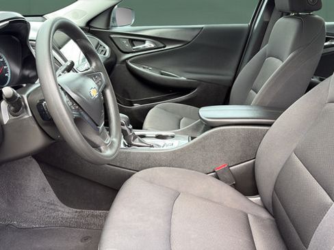 Used 2025 Chevrolet Malibu LT FWD image 17