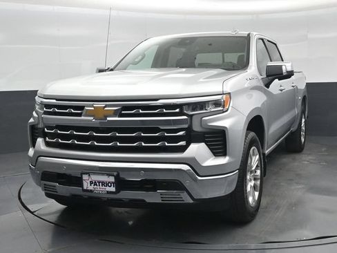 Used 2022 Chevrolet Silverado 1500 LTZ w/ Technology Package AWD/4WD image 35