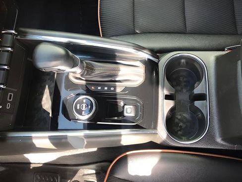 Used 2023 GMC Canyon AT4 w/ Technology Package image 16