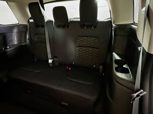 Used 2025 Nissan Pathfinder SV image 29