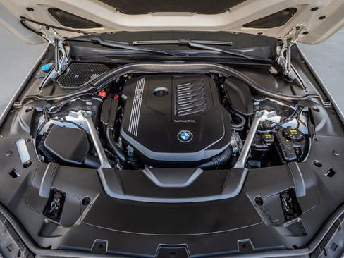 Used 2020 BMW 740i xDrive w/ M Sport Package image 17