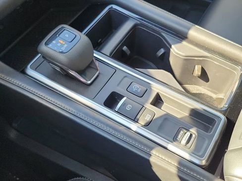 Used 2022 Nissan Pathfinder SL w/ SL Premium Package image 11