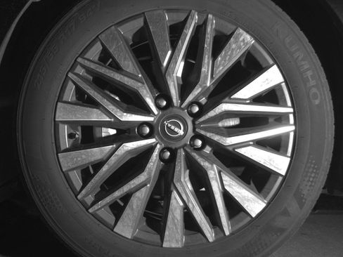 Used 2025 Nissan Altima 2.5 SV image 12