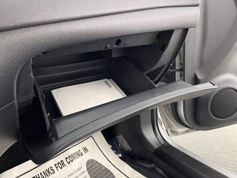 Used 2018 Nissan Rogue SV FWD image 46