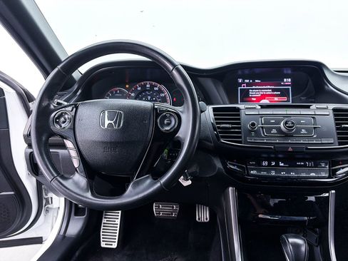 Used 2017 Honda Accord Sport image 3