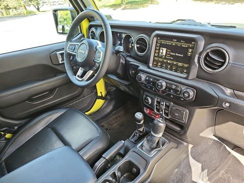 Used 2023 Jeep Wrangler Unlimited Rubicon 4xe w/ Cold Weather Group AWD/4WD image 14
