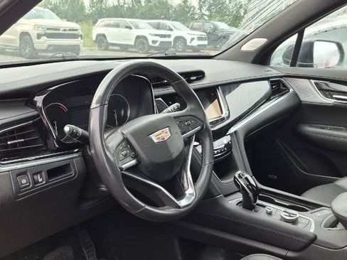 Used 2024 Cadillac XT6 Premium Luxury w/ LPO, Floor Liner Package FWD image 10