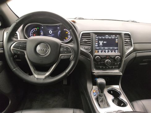 Used 2018 Jeep Grand Cherokee Limited image 22