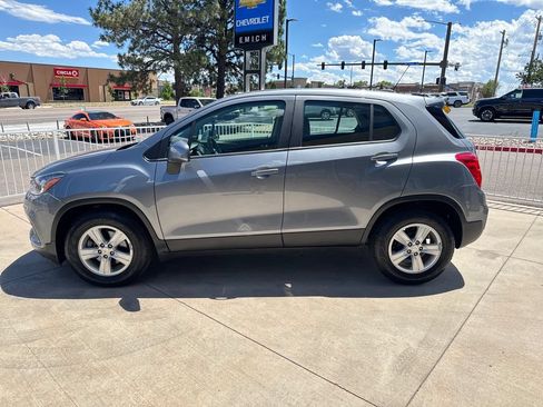 Used 2020 Chevrolet Trax LS FWD image 2