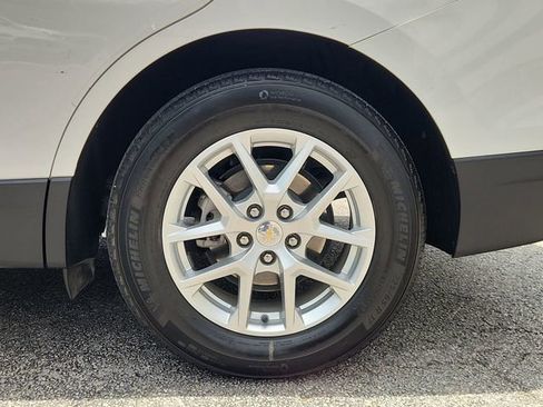 Used 2024 Chevrolet Equinox LS w/ LS Convenience Package FWD image 31