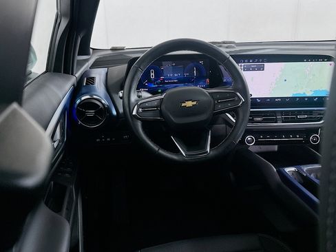 Used 2025 Chevrolet Equinox EV LT w/ Convenience Package image 17