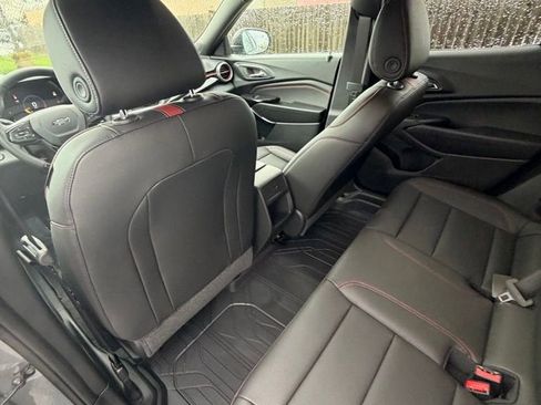 New 2026 Chevrolet Trax RS w/ Sunroof Package FWD image 11