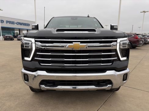 Used 2024 Chevrolet Silverado 2500 LTZ w/ LTZ Convenience Package image 3
