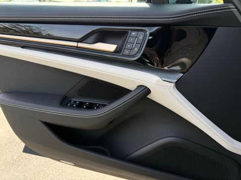 Certified 2026 Porsche Panamera image 24