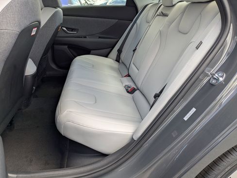 New 2025 Hyundai Elantra Limited FWD image 20