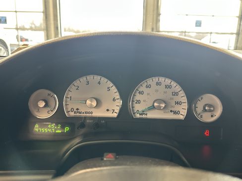 Used 2004 Ford Thunderbird Deluxe image 33