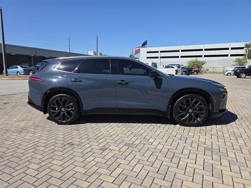 Used 2025 Toyota Crown Signia image 12