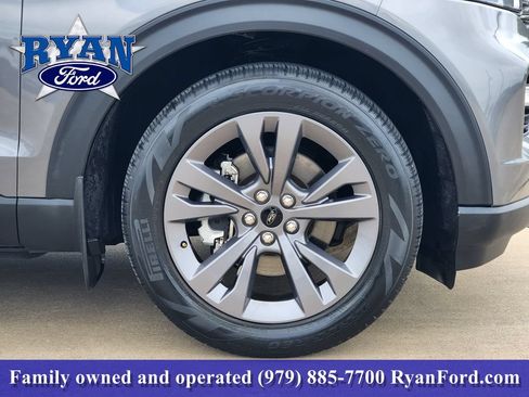 Certified 2022 Ford Explorer XLT w/ Equipment Group 202A RWD image 7