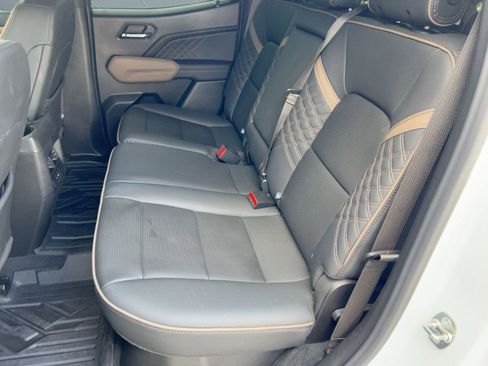 Used 2024 GMC Canyon Denali image 13