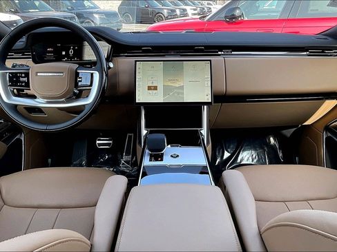 New 2026 Land Rover Range Rover Long Wheelbase SE image 8