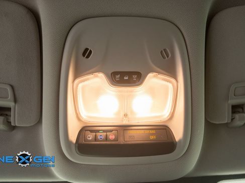 Used 2021 Chevrolet TrailBlazer LT w/ Convenience Package FWD image 21