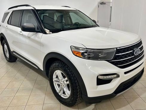 Used 2020 Ford Explorer XLT w/ Equipment Group 202A AWD/4WD image 7