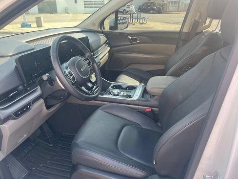 Used 2026 Kia Carnival EX FWD image 10