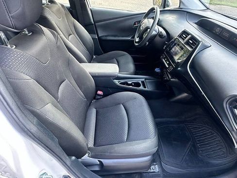 Used 2019 Toyota Prius LE FWD image 13
