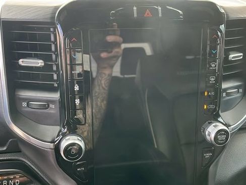 Used 2023 RAM 1500 Laramie AWD/4WD image 11