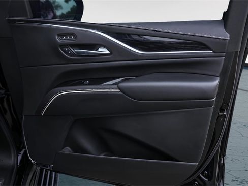 Used 2023 Cadillac Escalade V w/ LPO, ONYX Package image 34