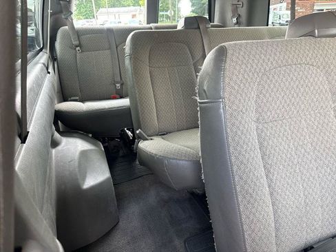 Used 2010 Chevrolet Express 3500 LT w/ LT Preferred Equipment Group RWD image 18