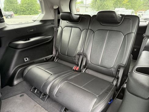 Used 2022 Jeep Grand Cherokee L Limited image 14