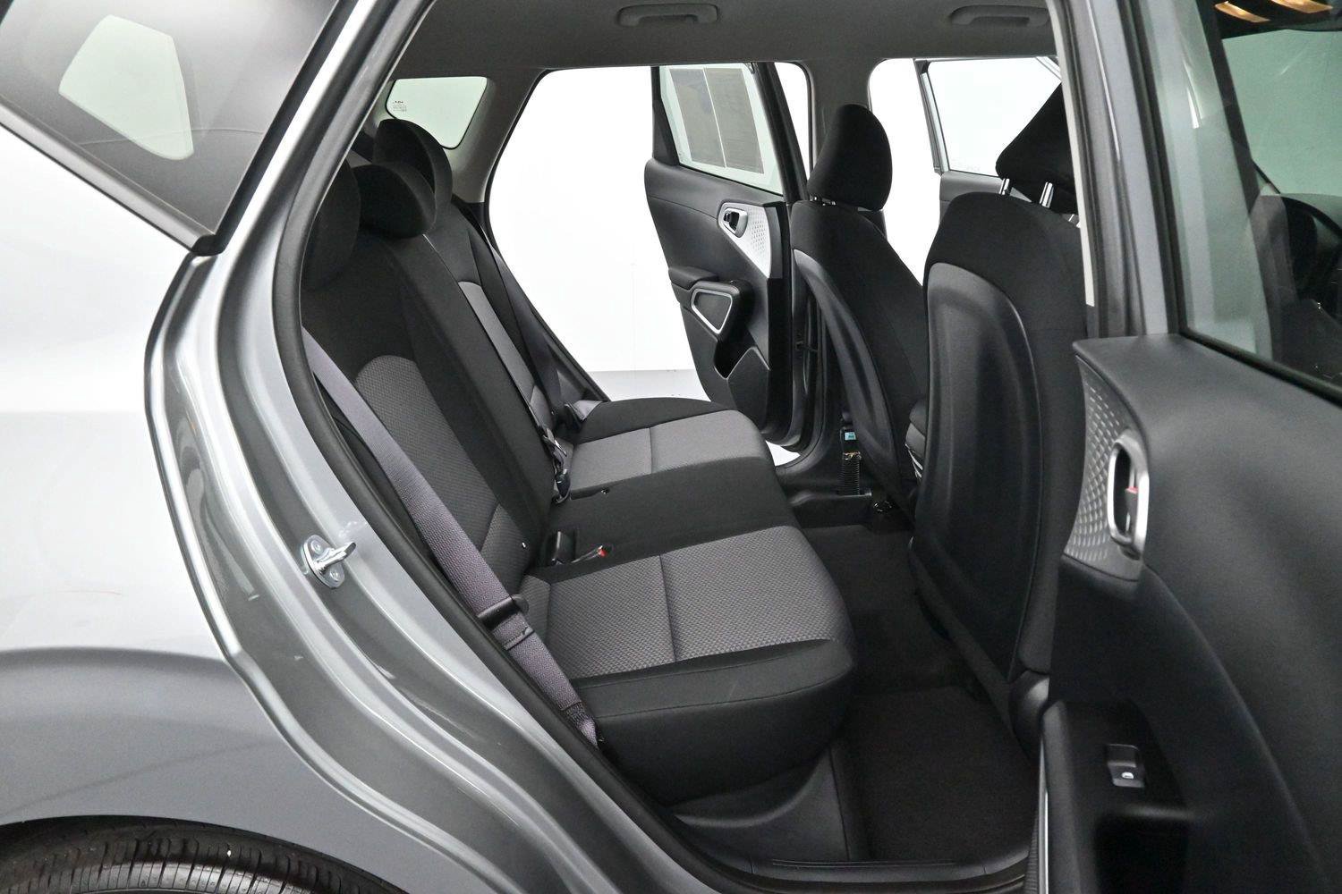 Used 2025 Kia Soul LX FWD image 27