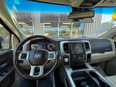 Used 2015 RAM 1500 Laramie w/ Convenience Group AWD/4WD image 7
