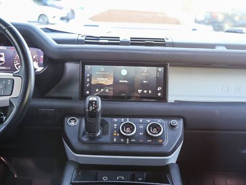 Used 2021 Land Rover Defender 110 X-Dynamic SE AWD/4WD image 14