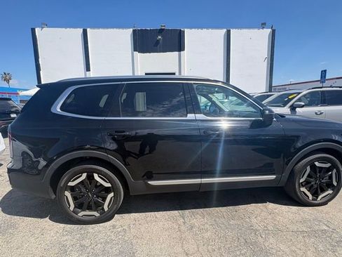 Certified 2023 Kia Telluride EX w/ EX Captain's Chair Package AWD/4WD image 4