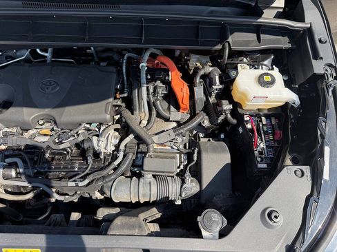 Used 2022 Toyota Highlander XLE AWD/4WD image 13