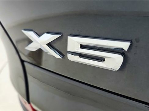 Used 2024 BMW X5 xDrive40i w/ M Sport Package image 17