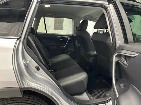 Used 2025 Toyota RAV4 XLE image 49