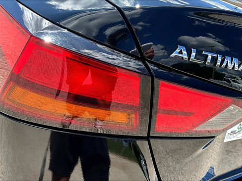 Used 2022 Nissan Altima 2.5 SV w/ SV Premium Package image 28