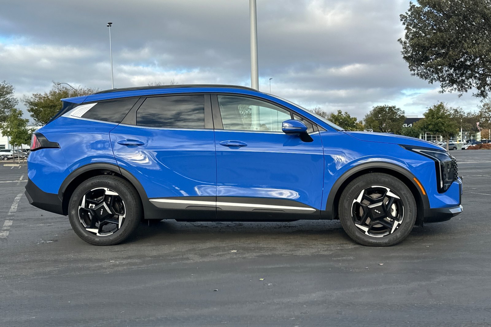 Certified 2026 Kia Sportage EX w/ EX Panorama Roof Package FWD image 3