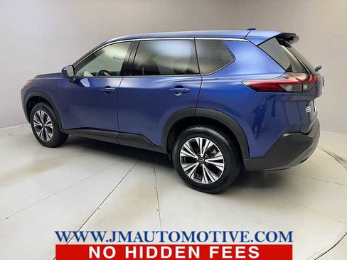 Used 2023 Nissan Rogue SV image 3