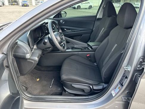 Used 2023 Hyundai Elantra SEL image 20