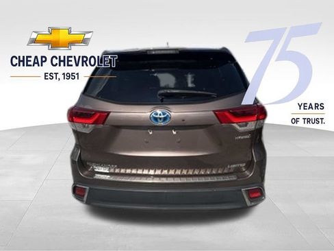 Used 2019 Toyota Highlander Limited AWD/4WD image 4