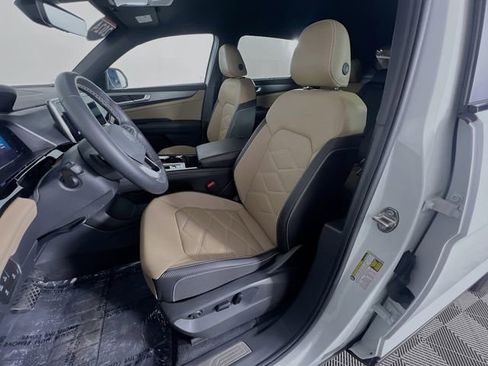 Used 2024 Volkswagen Atlas Cross Sport SE image 10